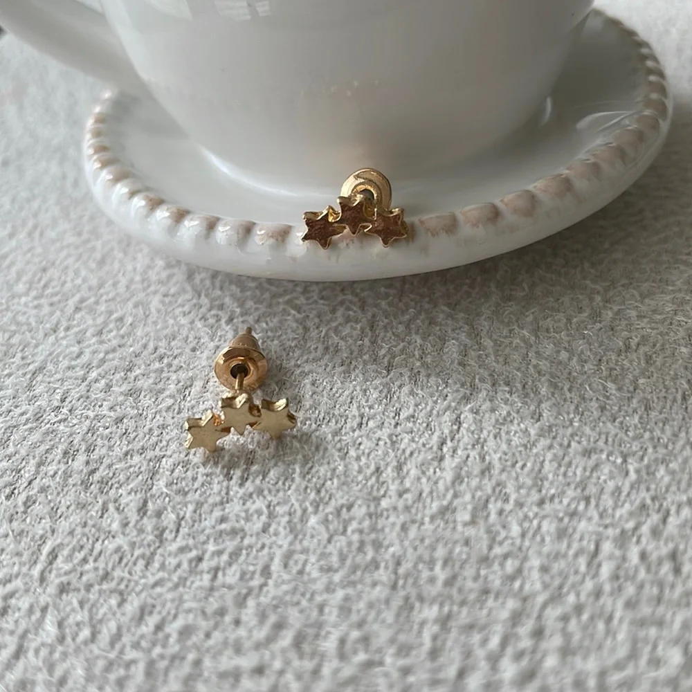 NEW Grouped gold star stud earrings